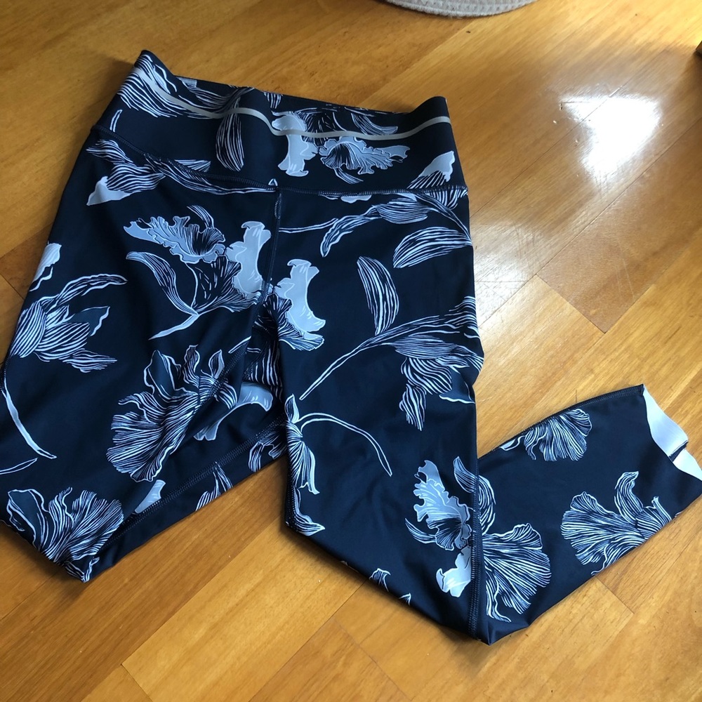 Athleta floral leggings size small